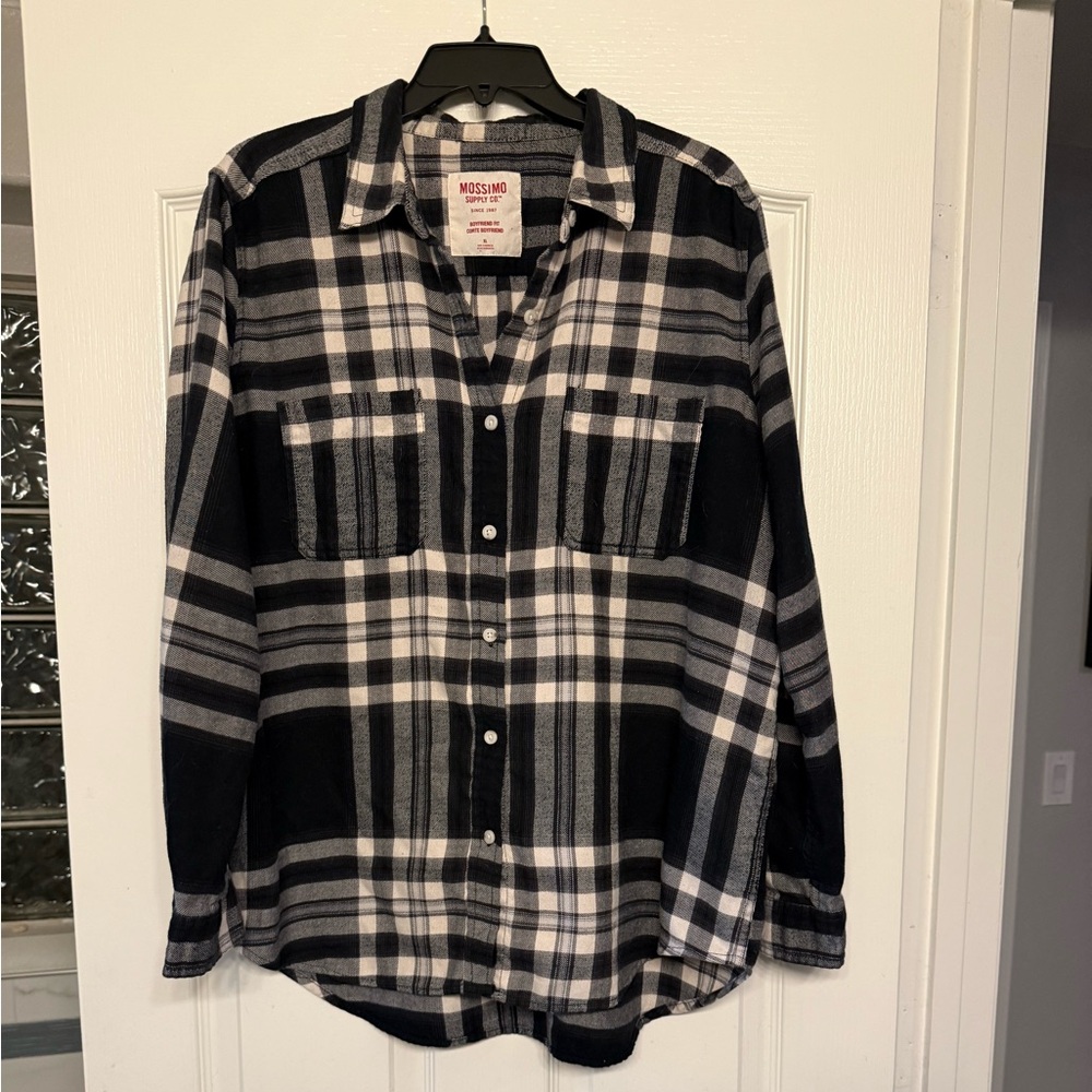 Comfy Mossimo Boyfriend Fit Size XL Flannel Black, White, Gray Plaid - Picture 2 of 15